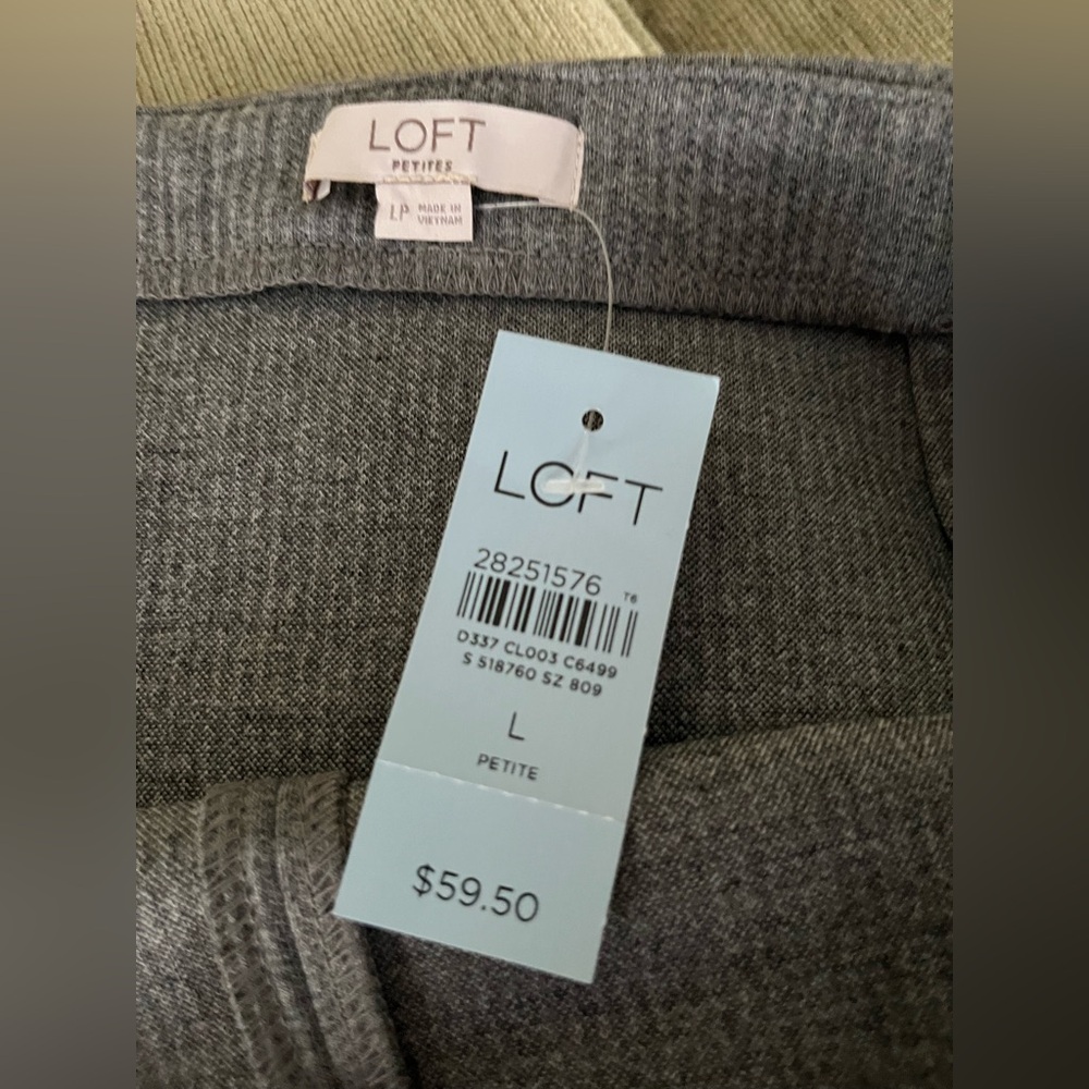 Loft, Pull On skirt. XL. Groove sweater material. - Picture 3 of 7